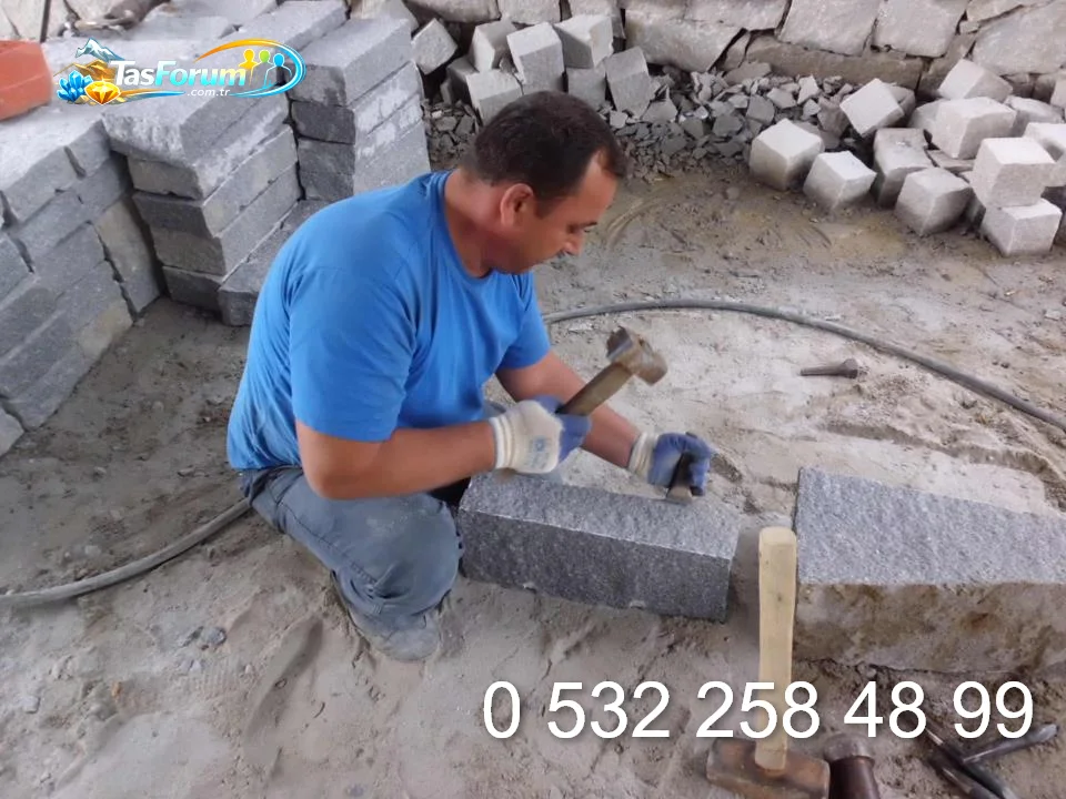 Doğal kırım granit bordür 5.webp
